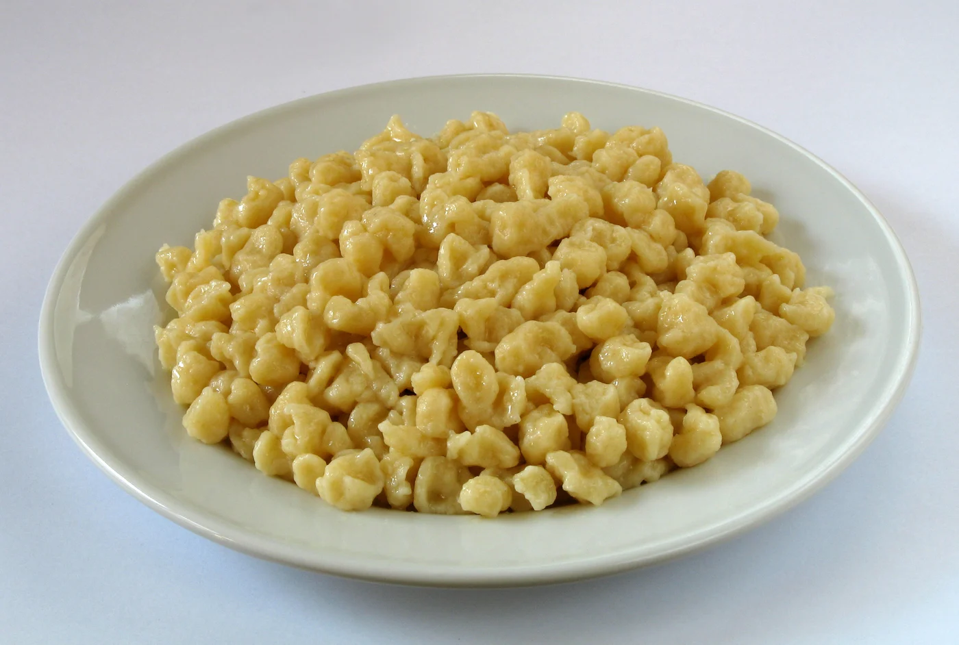Assiette de knepfle, boutons de pâte courts et bombés
