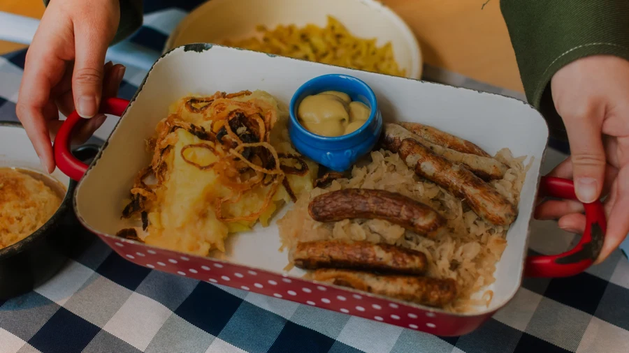Plat alsacien de viande et garniture